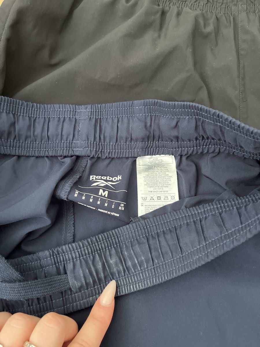 Reebok Pantaloni: Reebok Trackpants (y2k) – Usato da Balzers venduto da liv_wzl8 1