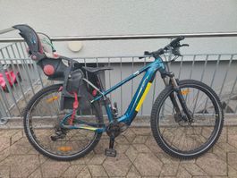 E-Mountainbike Merida mit Kindersitz defekter Zustand