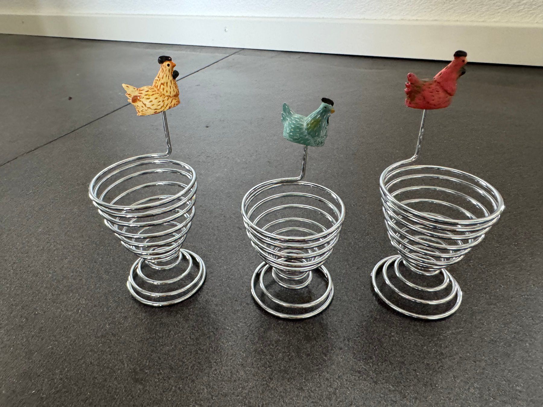 Sonstiges Geschirr: Eierbecher Eierhalter "Hühner" – Gebraucht aus Fribourg von tschjoly
