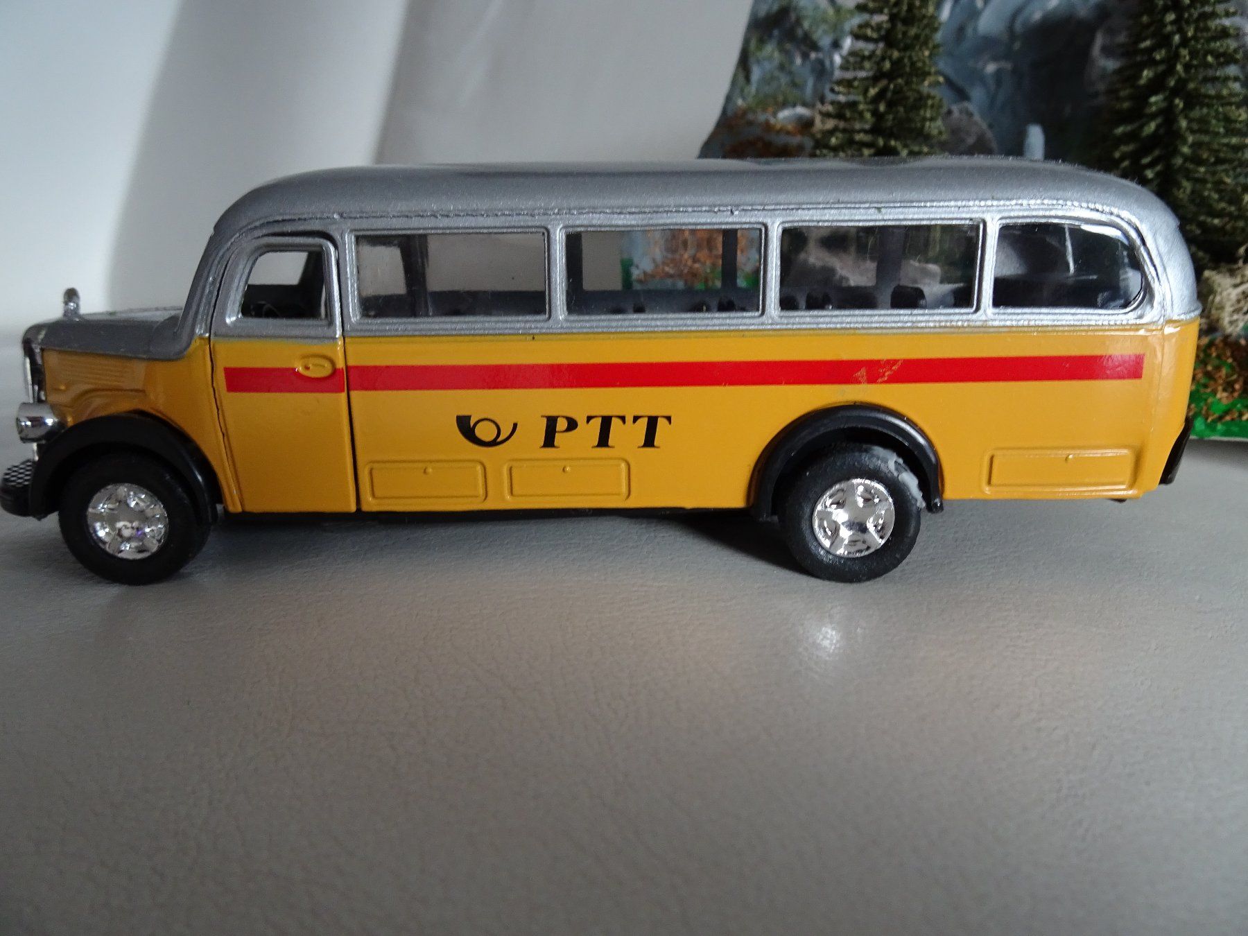Modellini d'auto: Postauto auf Modell-Umgebung – Usato da Vitznau venduto da Mina60 3