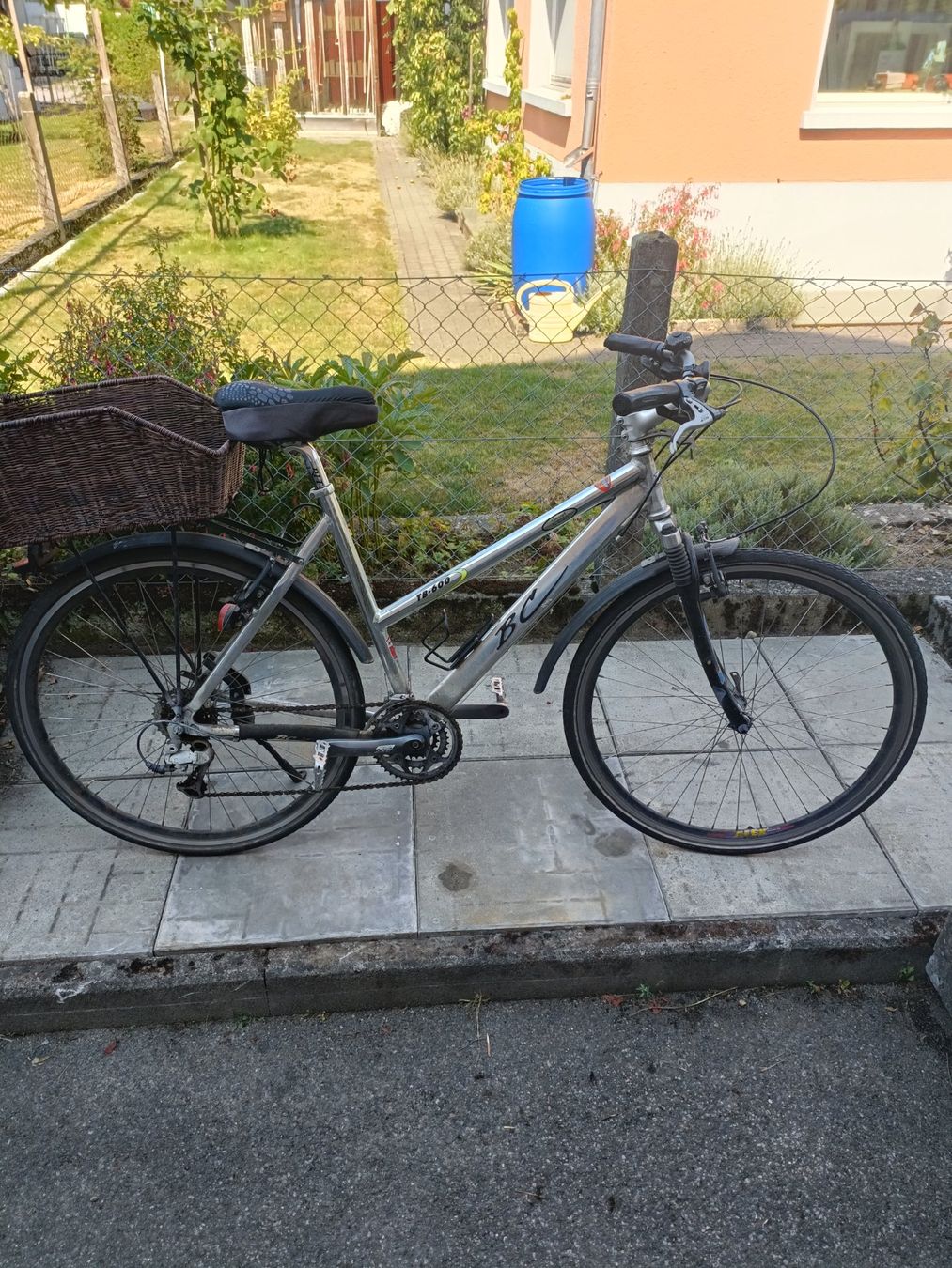 Vélos: Damenfahrrad – D'occasion à Thun par fiechli