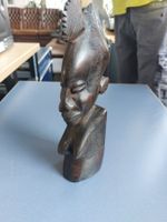 Afrikanische Holzfigur, farbe dunkelbraun-schwarz, Höhe 22cm