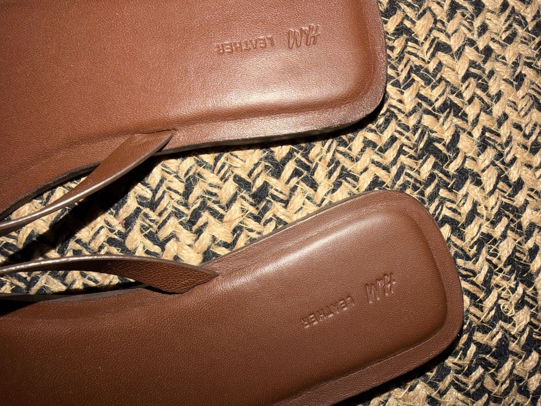 H&M Scarpe da donna: H&M Leder Flip Flops Gr.39 – Usato da Ostermundigen venduto da anja046 2
