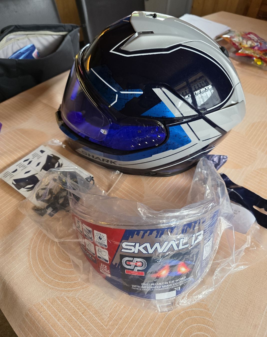 Caschi & visiere:  Shark Integralhelm SKWAL 13 / S – Nuovo (secondo la descrizione) da Kiental venduto da MeSa_Niesen 2
