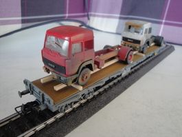 Hag Ho. Wagon plat CFF avec transport de 2 cabines de camion