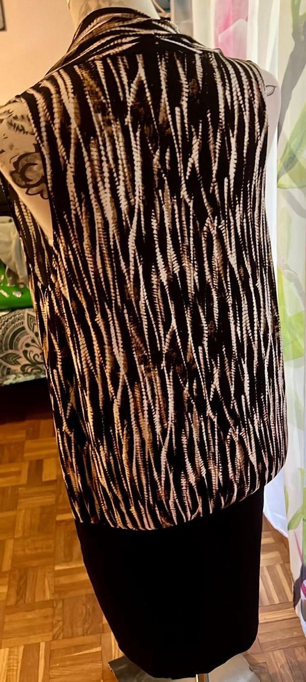 Vestiti: Schönes Kleid mit Zebra-Muster, Grösse 40 – Usato da Basel venduto da Tierschutz-Flohmi 3