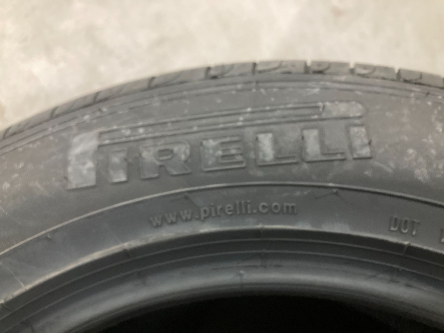Pirelli Pneus & Kompletträder: 225/65R17 Sommerpneu Pirelli – Neu und originalverpackt aus Cham von WB2223 2