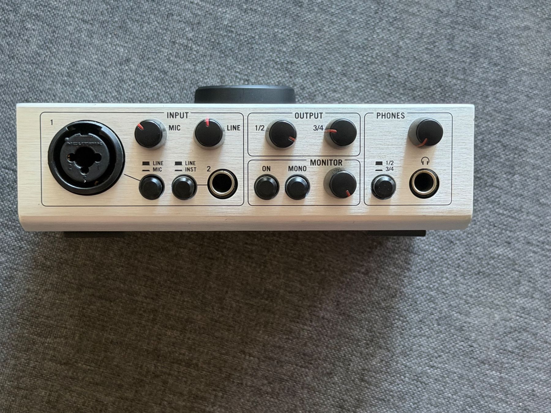 Native Instruments Equipement studio: Native Instruments Audio Kontrol 1 – Interface USB + MIDI – D'occasion à Carouge GE par Pierre_C 2
