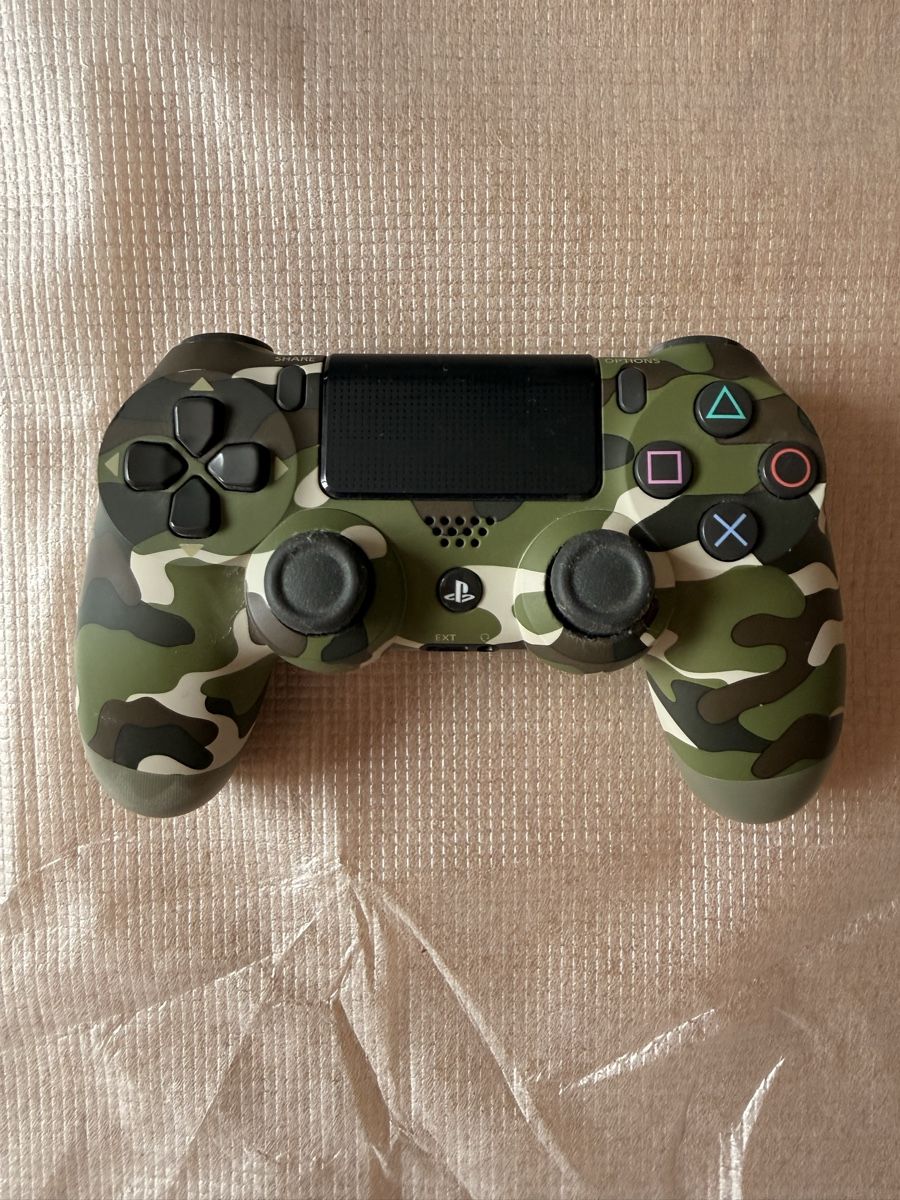 Sony Console: Sony PS4 Pro - 1 TB – Usato da Flaach venduto da SergeantKoebi 2
