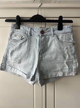 Kurze Jeanshose 