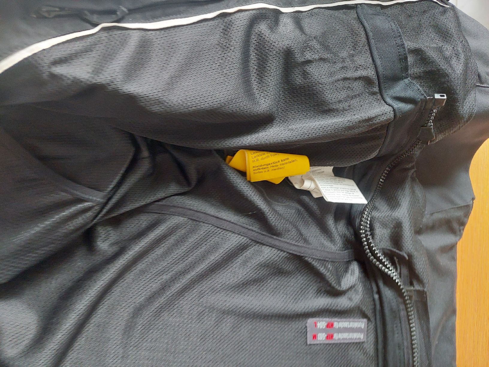 Vanucci Giacche: Vanucci Motorradjacke mit Protektor Gr. 48, Schwarz – Usato da Abtwil AG venduto da kidimagic1 4