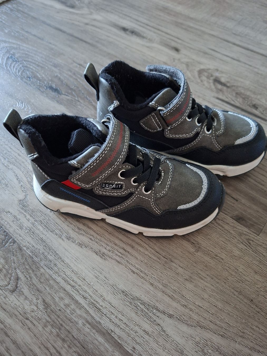 Esprit Scarpe per ragazzi: Schuhe Kinder Esprit Grösse 26 – Nuovo (secondo la descrizione) da Winterthur venduto da Ausmisten2026