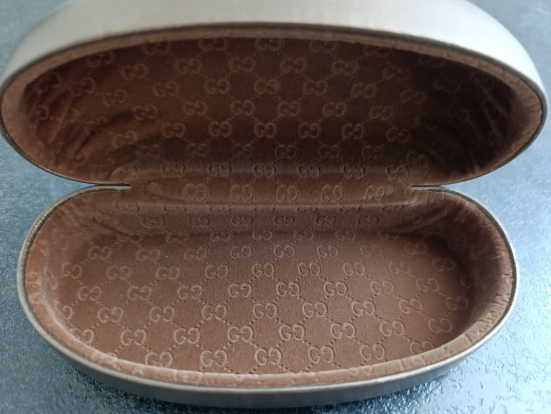 Gucci Sonstige Kleidung & Accessoires: Original Gucci Brillenetui – Gebraucht aus Eiken von Jblat 1