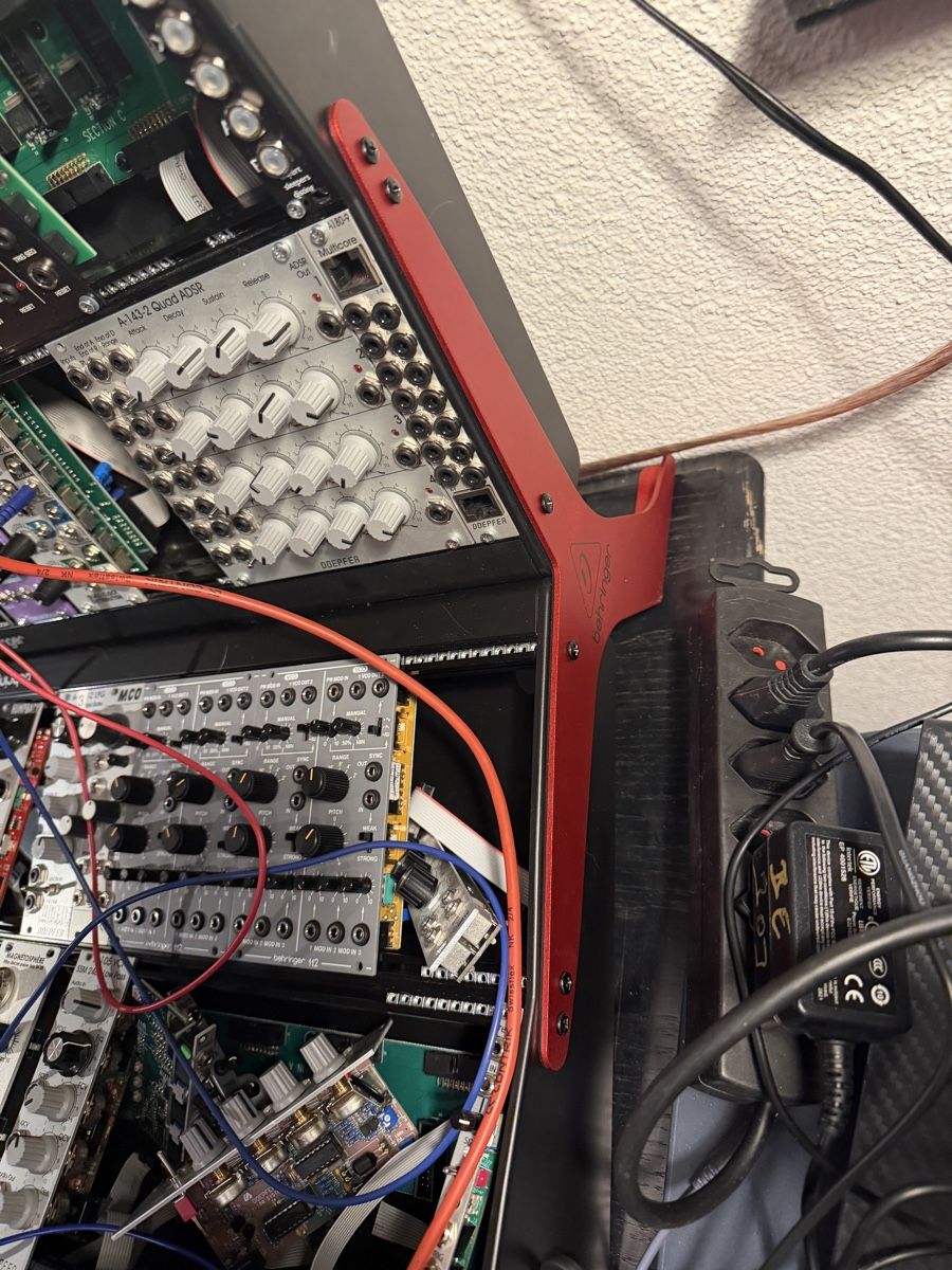 Sonstiges Zubehör: 2x Behringer Go Modular Case + Brackets – Gebraucht aus Würenlingen von vjunker01