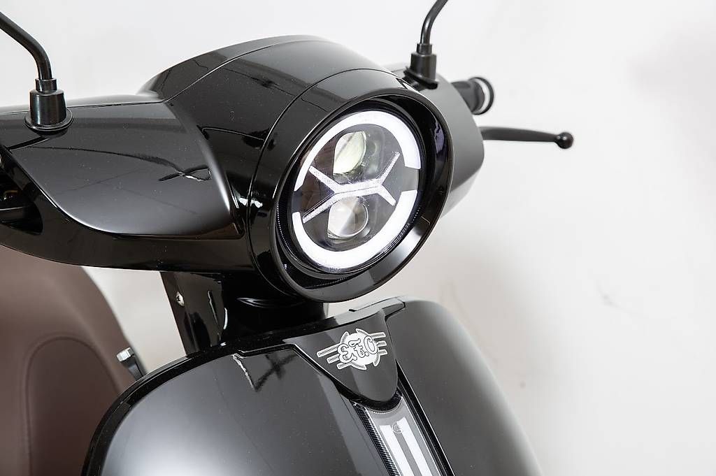 Scooter: Elektro E- Roller ET3000 EFO schwarz – Usato da Gais venduto da MAX-Anhaenger 6
