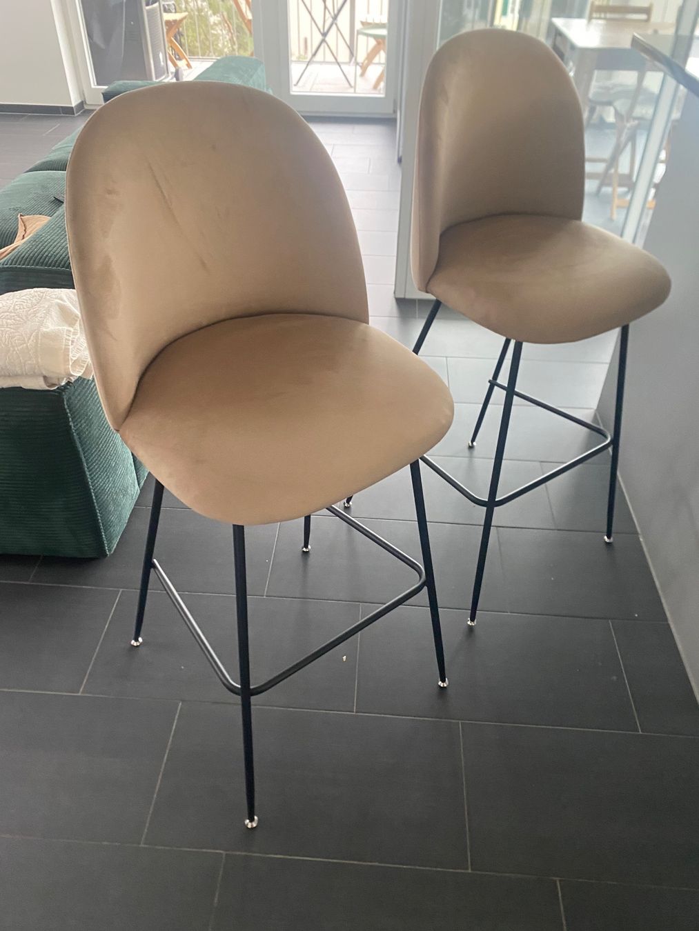 Beliani Sedie: Set mit 2 Barstühlen ARCOLA Samtstoff Taupe – Nuovo (secondo la descrizione) da Zürich venduto da igo_jvb5