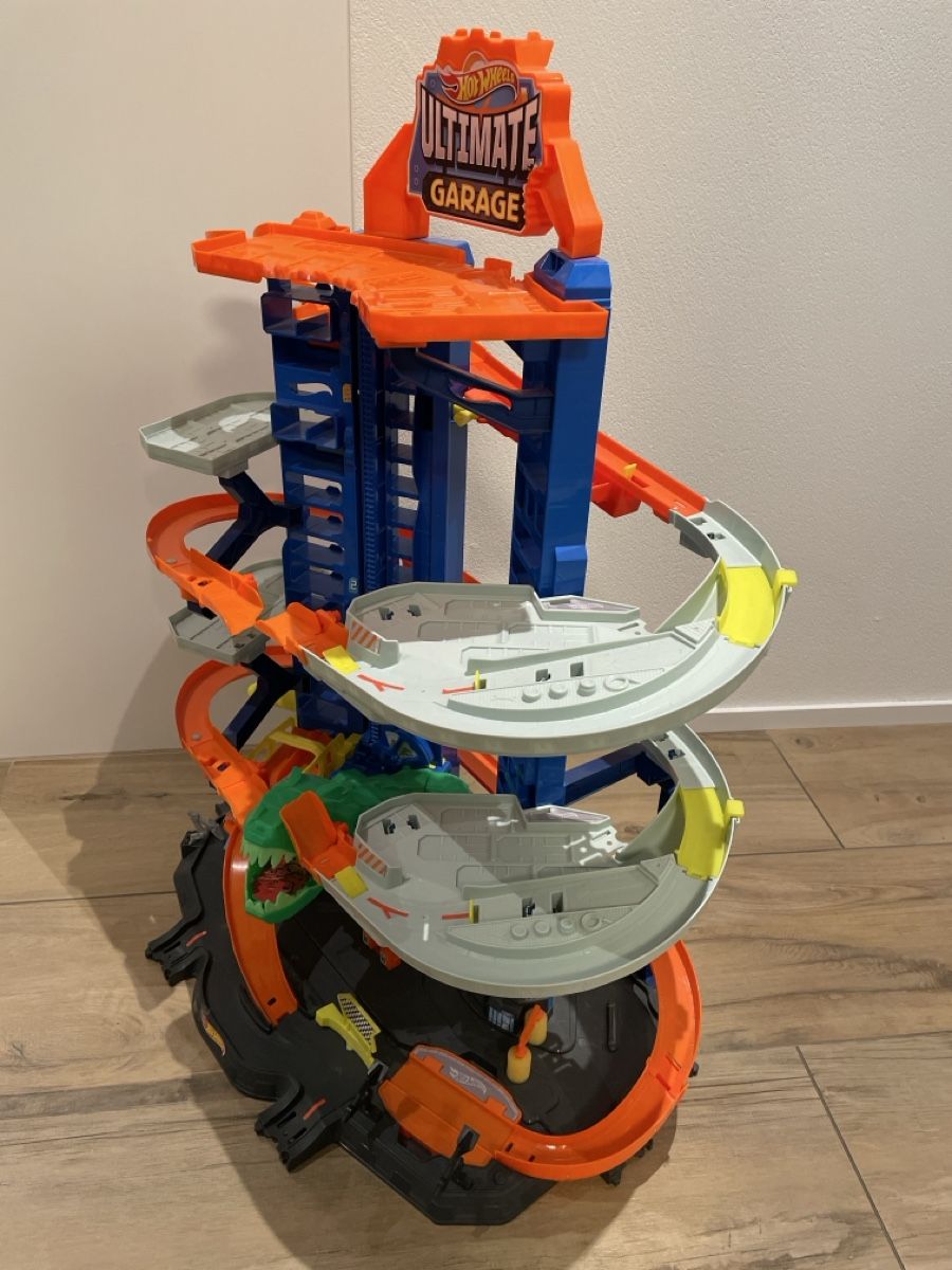 Hot Wheels Giocattoli: Hot Wheels Ultimativ Garage – Difettoso da Uznach venduto da Player6 3