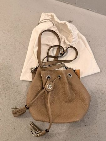 Bogner Beuteltasche beige mit Staubbeutel praktisch neu