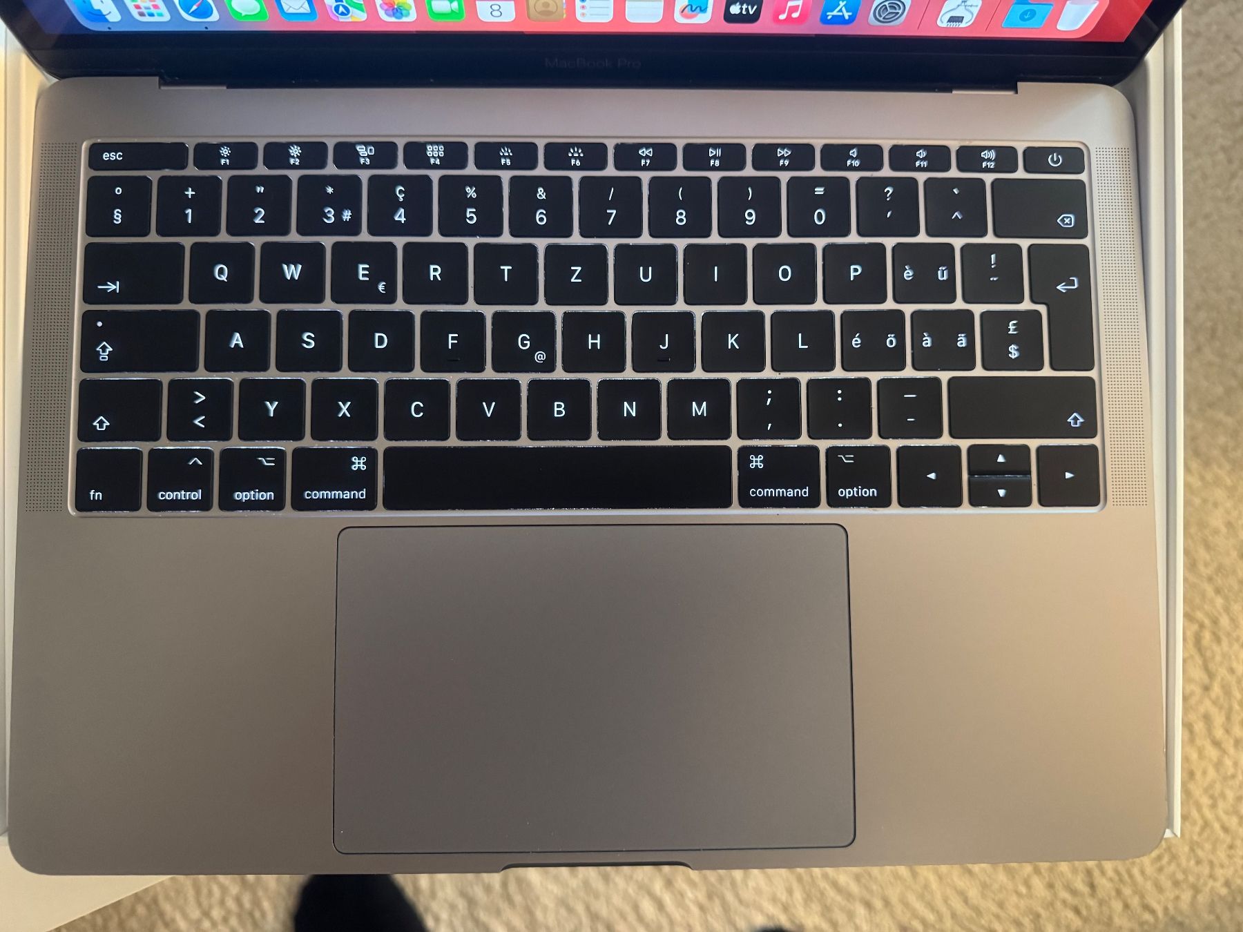 Apple Notebook: Apple MacBook Pro 13", 2.3 GHz Dual-Core Intel Core i5 – Usato da Niederlenz venduto da Motorrad94 1