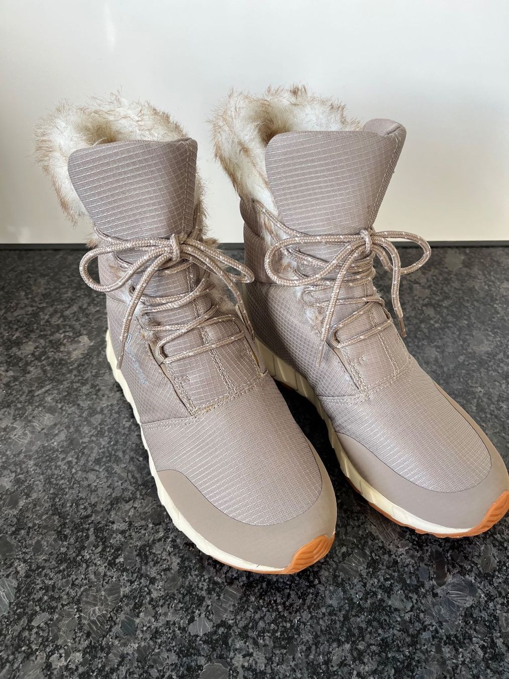 Scarpe da donna: Damen Winterstiefel ZERO°C - Gr. 38 – Usato da Brüttisellen venduto da Mikelson