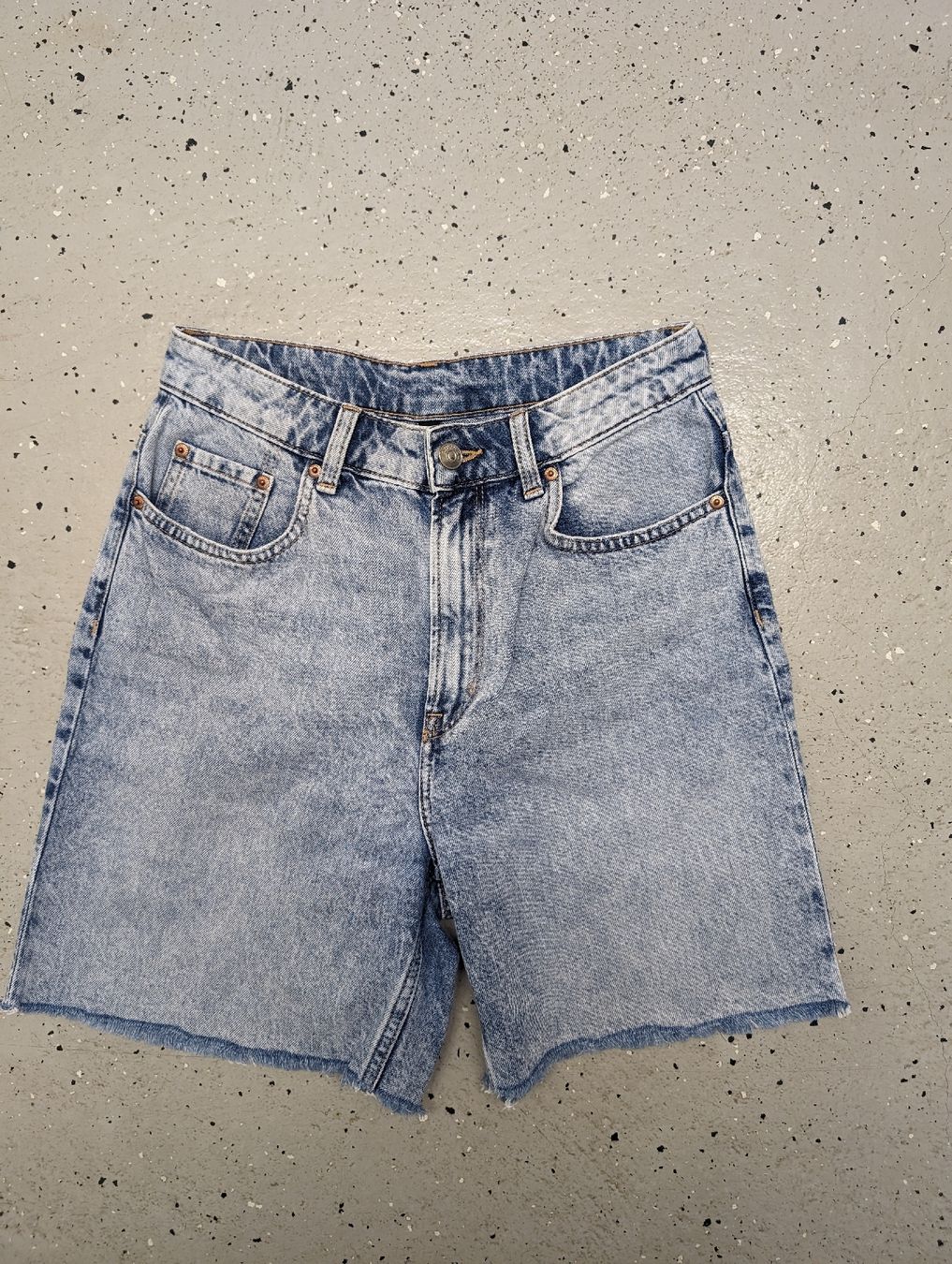 H&M Jeans: H&M Divided Jeansshorts - Grösse 38 – Usato da Luzern venduto da simonf1