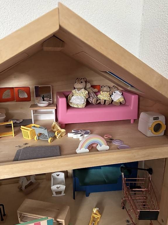 Puppenhäuser & -möbel: Puppenhaus aus Holz  – Gebraucht aus Graltshausen von Regeli1 2