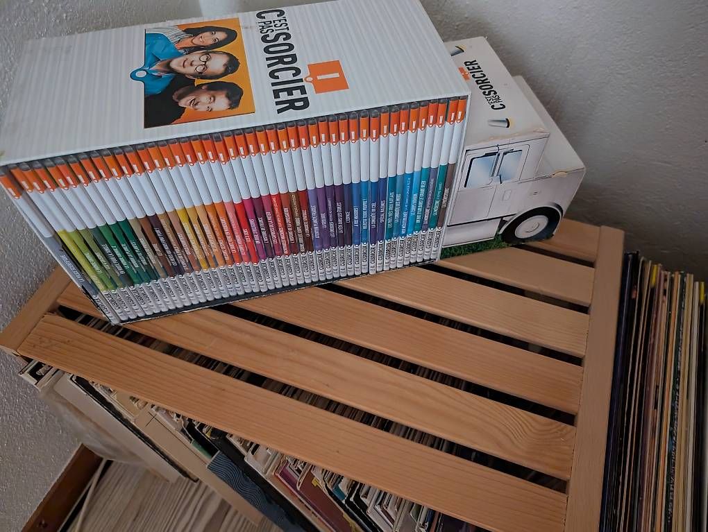 Tutti i DVDs: Intégrale de 44 DVD de "c'est pas sorcier" – Usato da Chavornay venduto da bealil 2