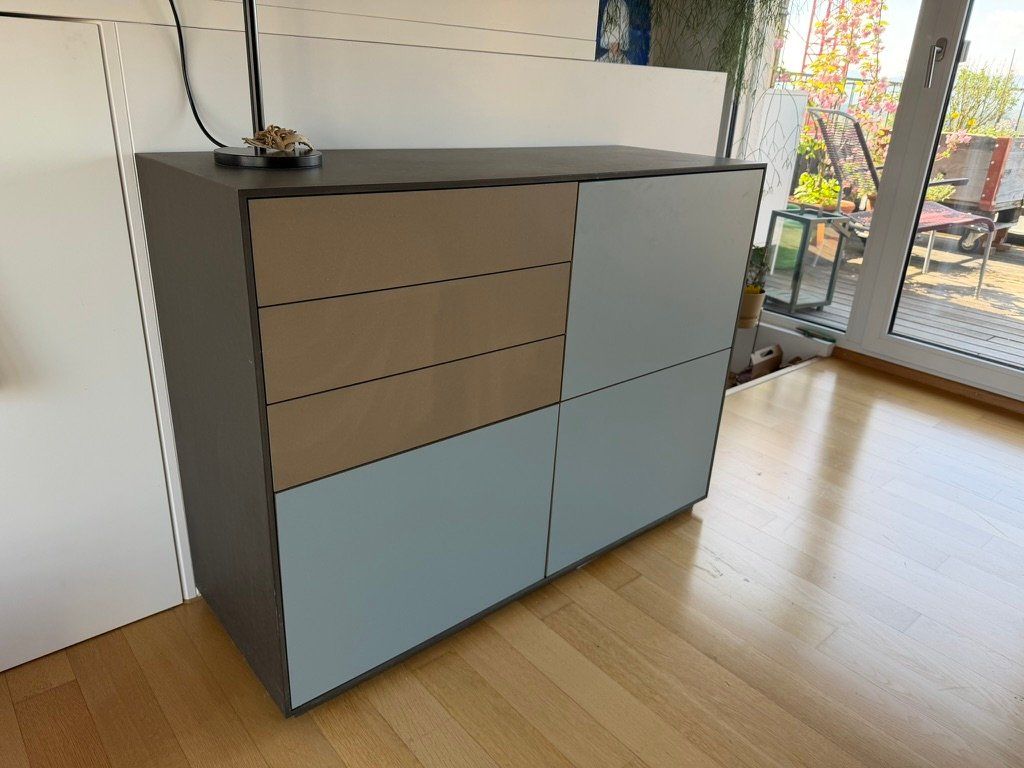 Kommoden: Einzigartige Kommode aus MDF mit Schubladen – Gebraucht aus Grüt (Gossau ZH) von hekasaa