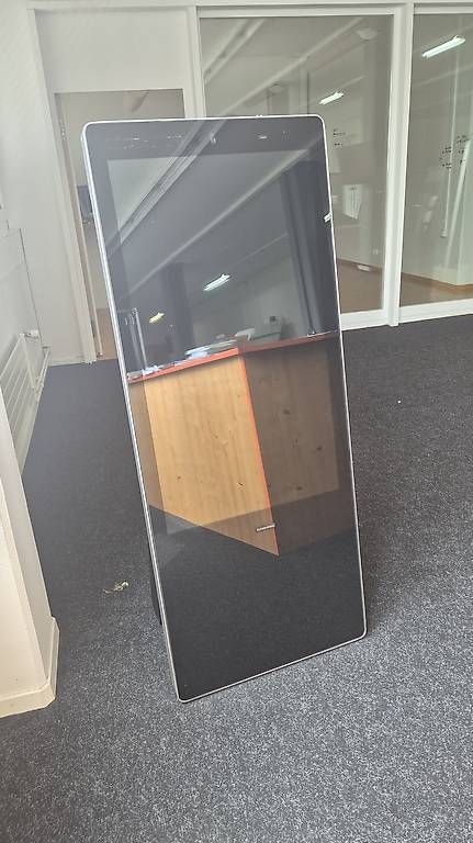 Monitor: Screenpose Werbescreen Aufsteller – Usato da Kerns venduto da Naturalpower