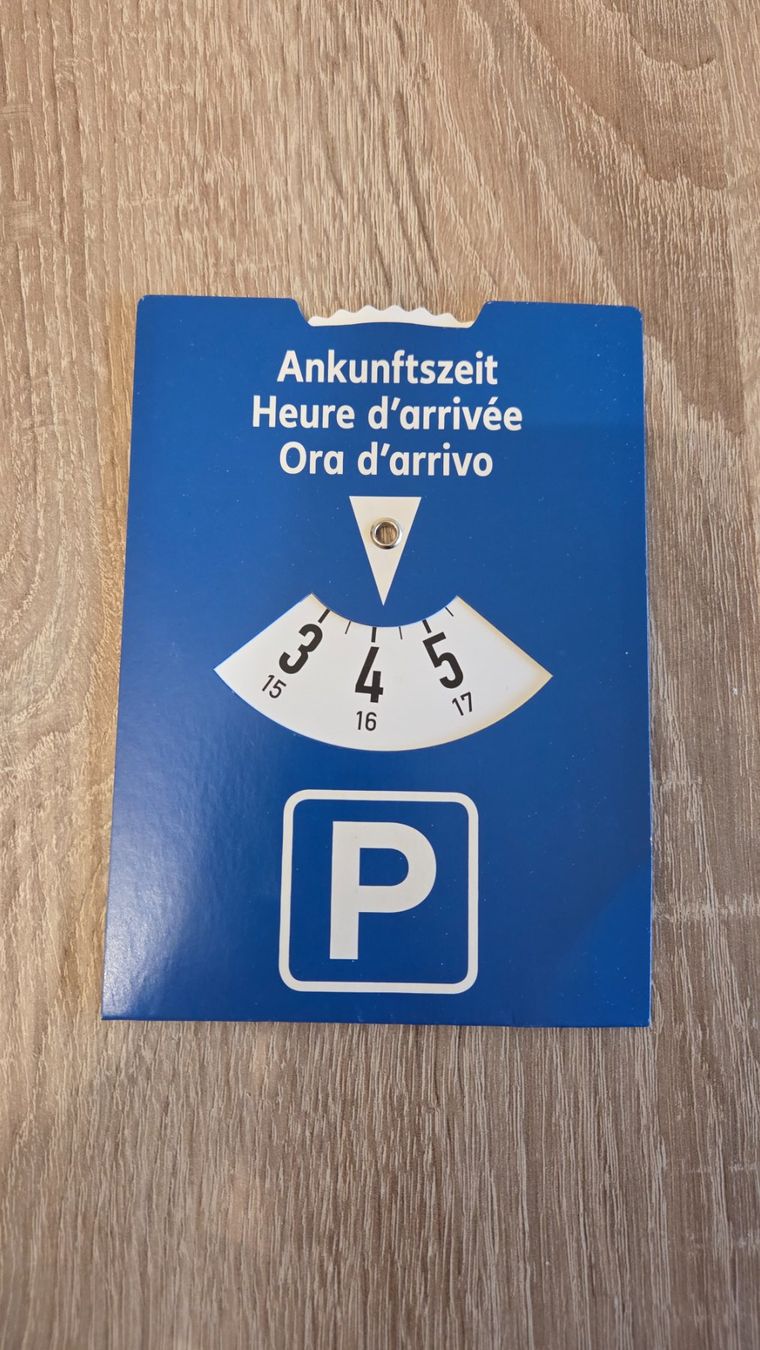 Alle Werkzeuge: EU-Parkscheibe mit Eis-Kratzer, Frühlings-Schnäppchen ❄️🚗 – Gebraucht aus Adlikon b.Regensdf von ChriZ86