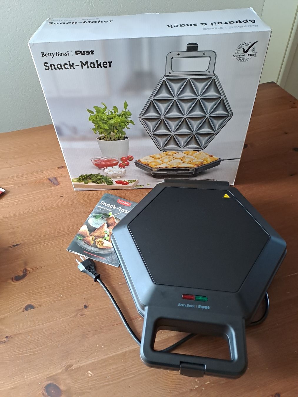 Betty Bossi Elettrodomestici da cucina: Betty Bossi Snack Maker – Nuovo (secondo la descrizione) da Alchenstorf venduto da nja_xzq2 1