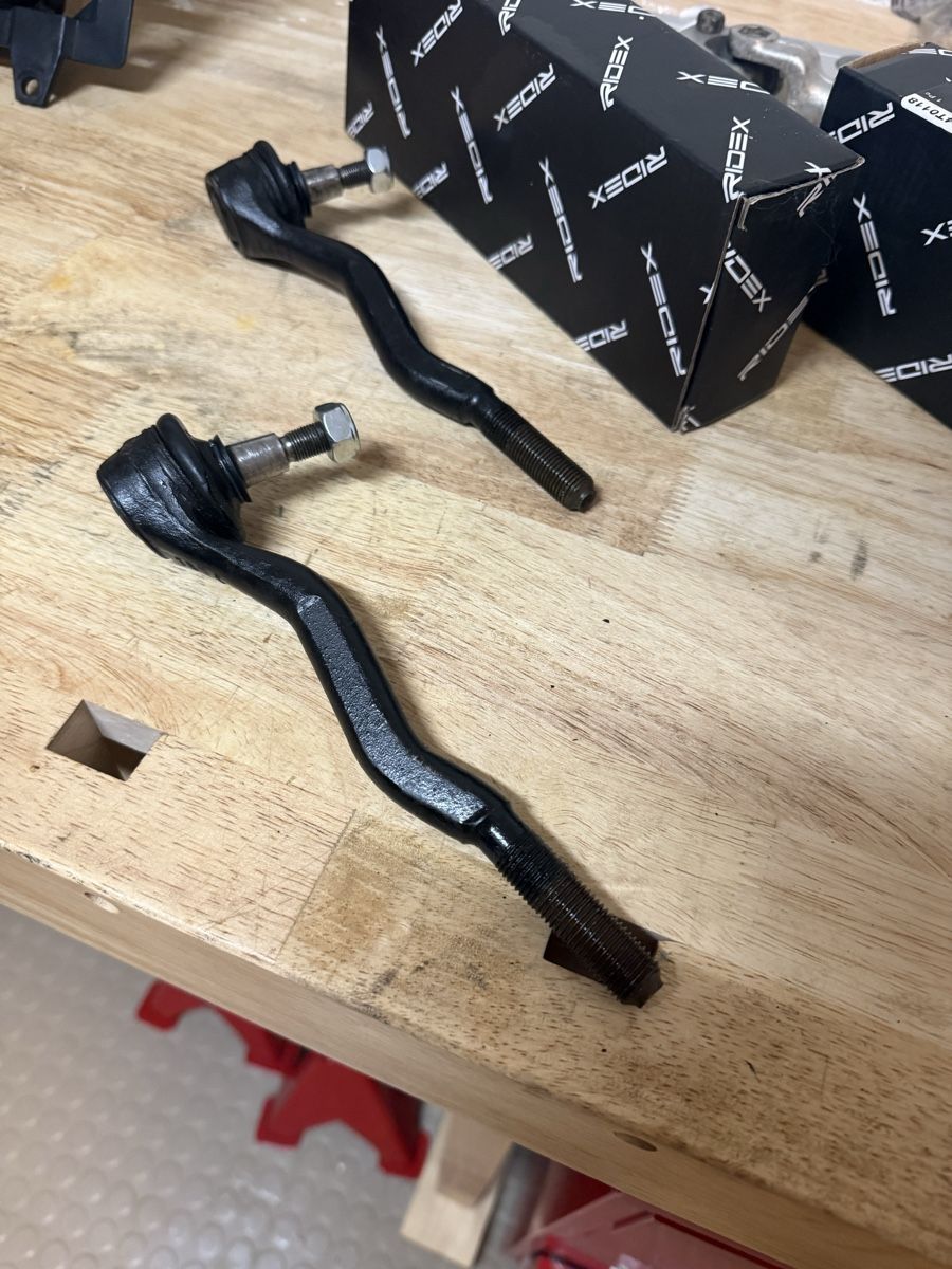 BMW Tutti pezzi di ricambio auto: Spurstangeköpfe Bmw e30 – Nuovo e nell'imballaggio originale da Lachen SZ venduto da joe_jkx8 2