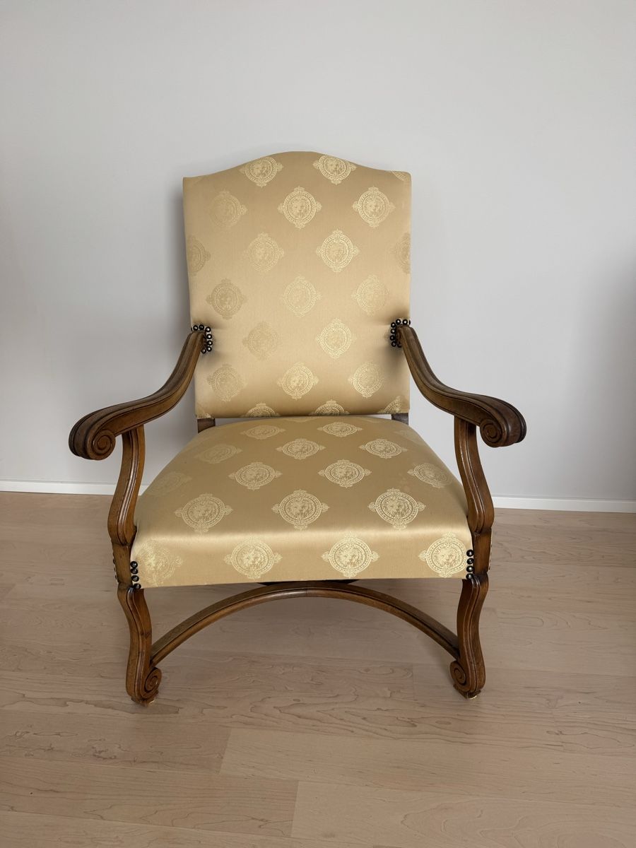 Sessel: Armchair vintage patterned fabric wood frame good condition – Gebraucht aus Uetikon am See von Gilgi242