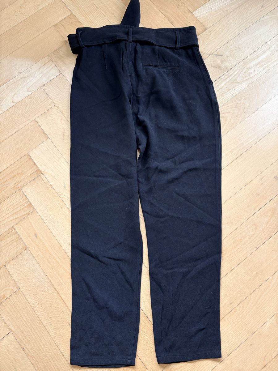Sezane Pantaloni: Sézane, pantalons Austin, noir, taille 36 – Usato da Lausanne venduto da france.guillermin 1