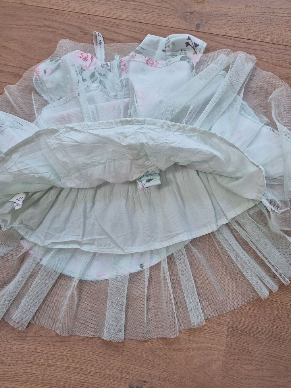 Vestiti & Gonne: Baby Kleid, Gr. 3-6Mt, Blumen – Usato da Goldau venduto da simona.dettling 2