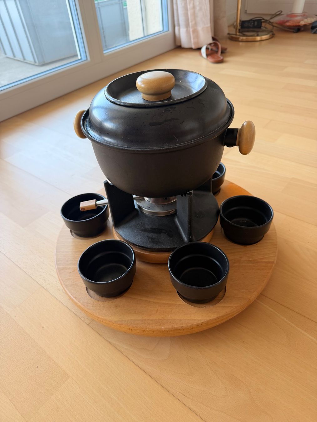 Set di piatti: Service à fondue émaillé et 6 coupelles – Usato da Bellmund venduto da lolo707