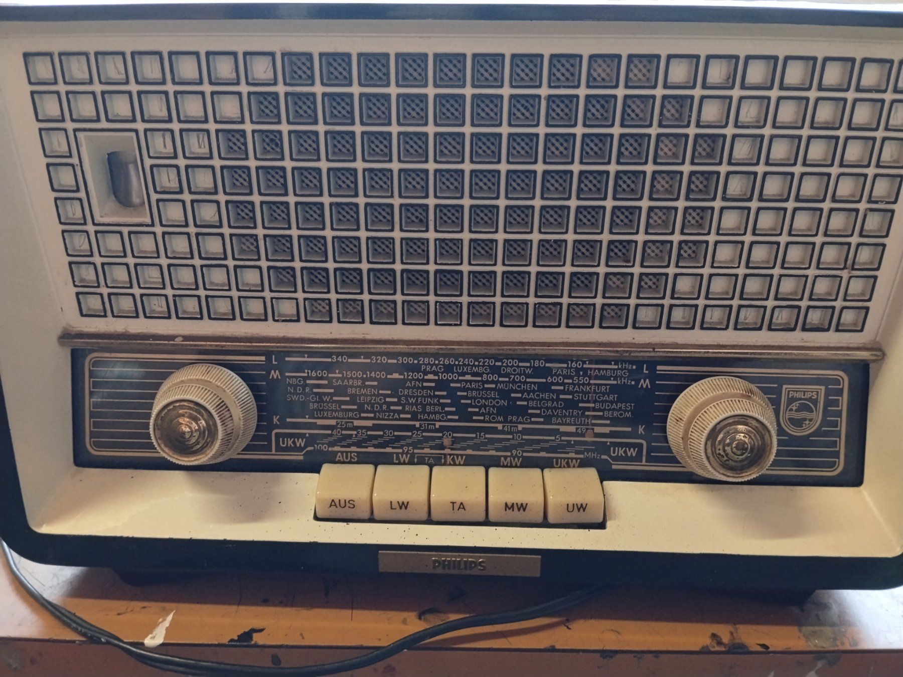 Philips Radios: Radio vintage Philips petit model – Gebraucht aus Fribourg von Umulisa