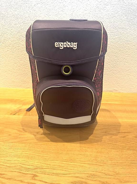 Borse & Zaini: Ergobag Cubo lila inkl. Turnbeutel & Zubehör – Usato da Gipf-Oberfrick venduto da tanjahasler