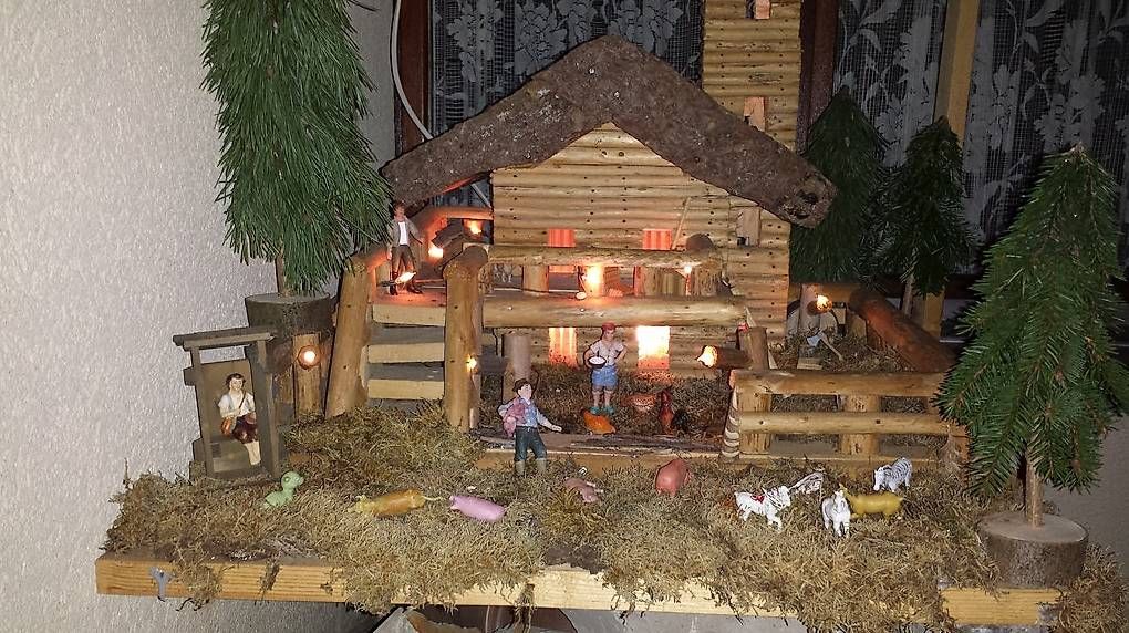 Giocattoli: Farmhaus mit Beleuchtung plus Figuren – Usato da Untersiggenthal venduto da Myrthamw 3