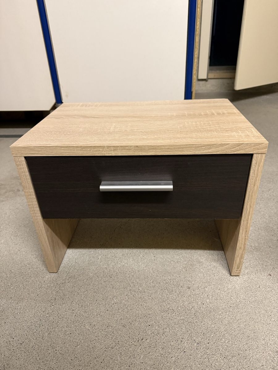 Comodini: Bedside Table with Drawer - Modern Nightstand, Wood Tone – Usato da Hedingen venduto da pmf_d6x5 1