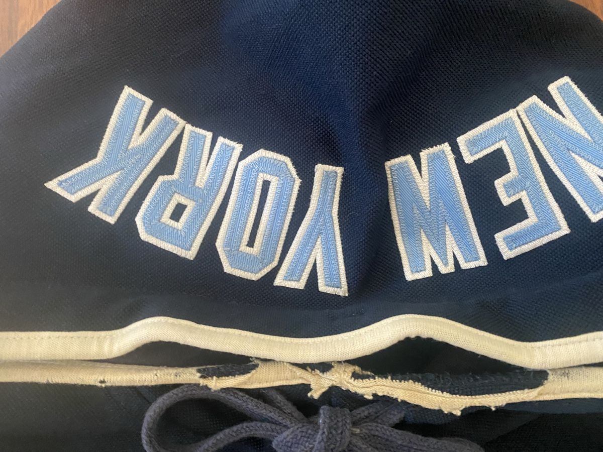 Pullover & Sweatshirts:  Yankees Kapuzenpullover – Gebraucht aus Holderbank AG von leooo.sie 1