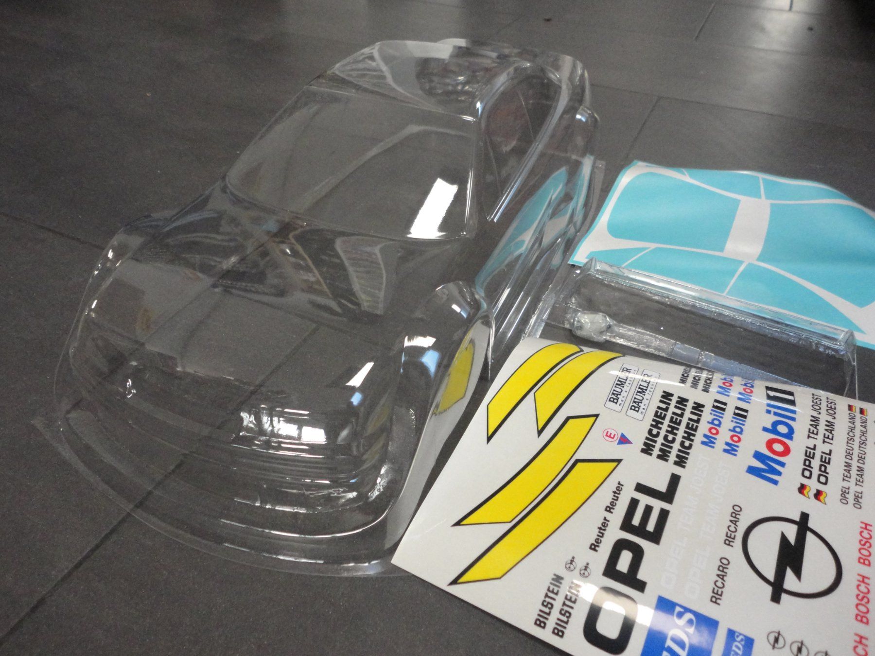 RC Modellbau: Opel Calibra DTM 1:8 Body – Neu und originalverpackt aus Horgen von RcModell 4