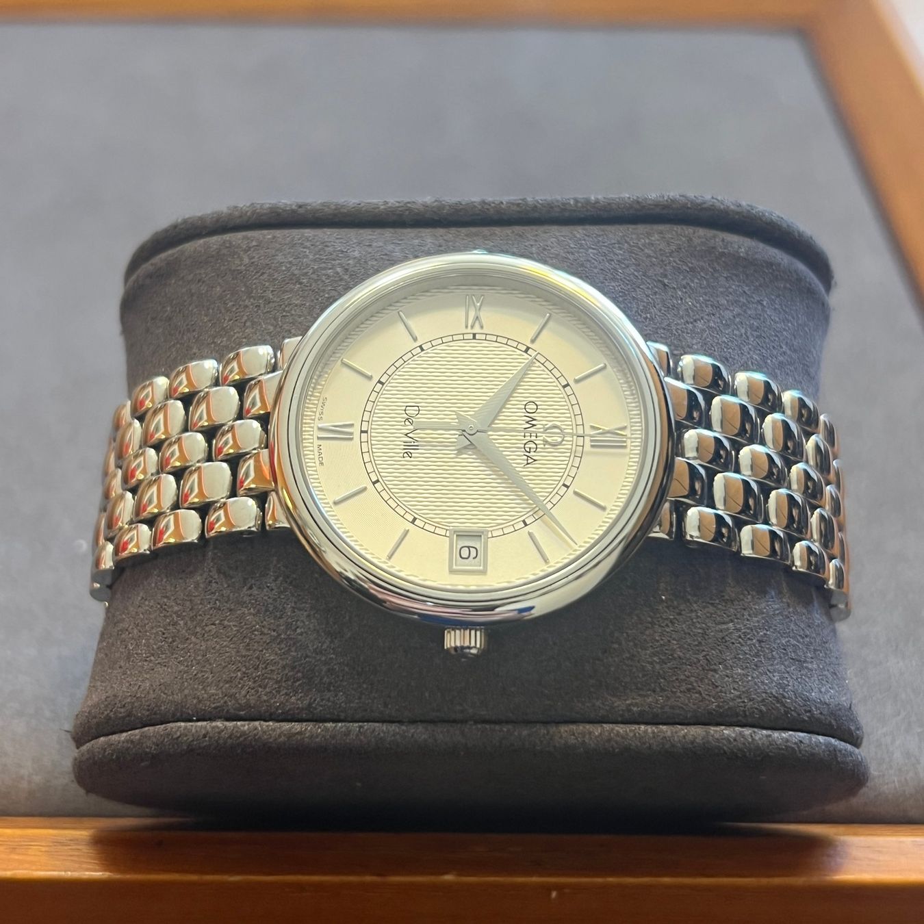 Omega Uhren: Omega De ville Silver Dial Quartz 396.2532 – Gebraucht aus Carouge GE von Watchaser 6