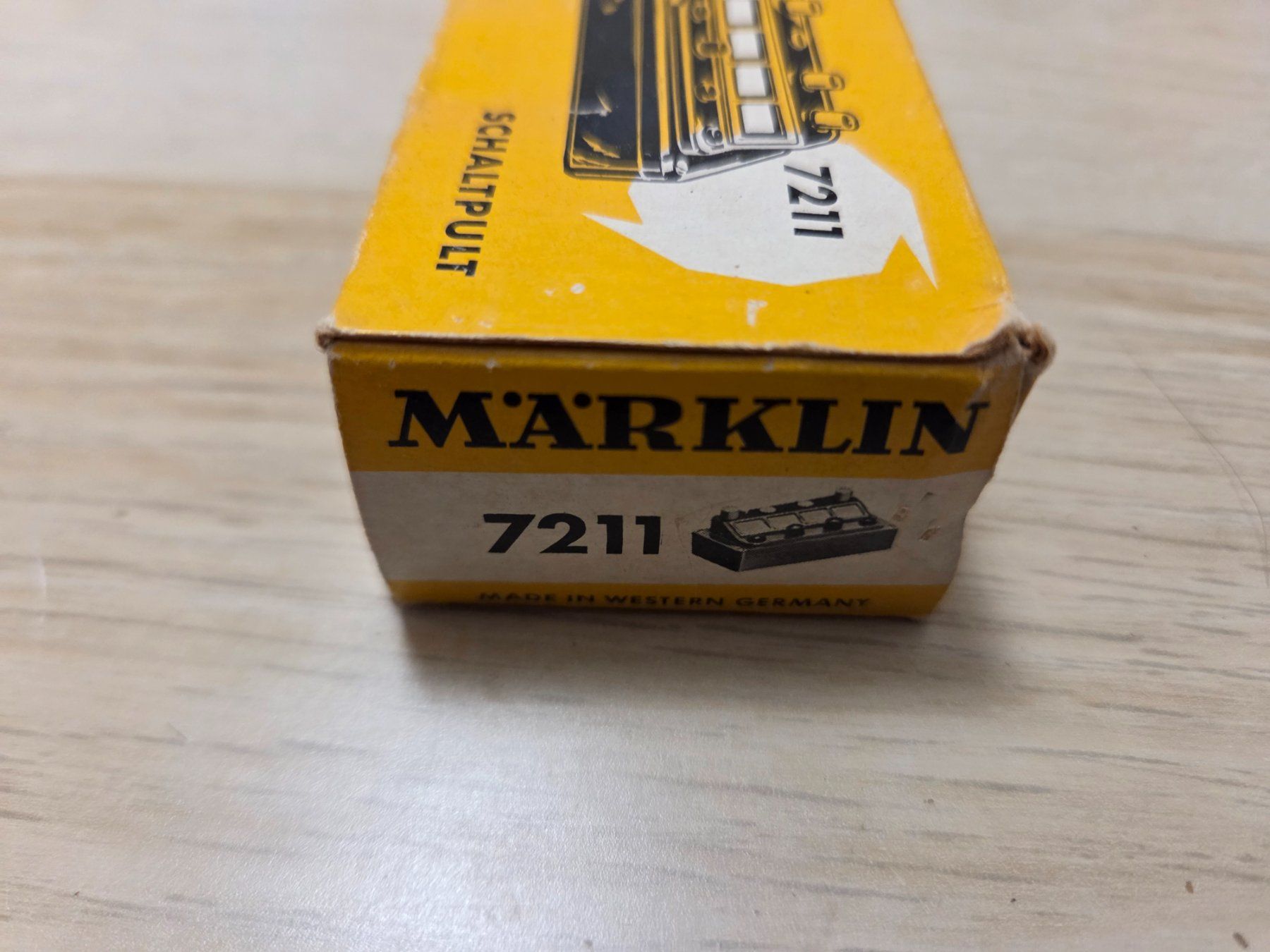Märklin Modellini di ferrovie: Märklin 7211 Schaltpult – Usato da St-Aubin-Sauges venduto da Lo_Go 1