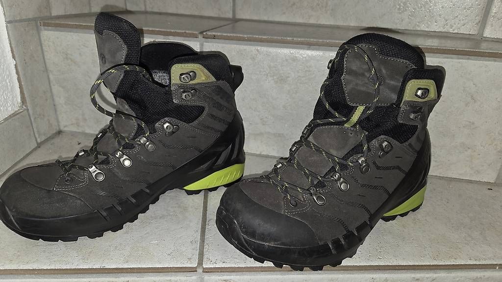 Scarpe da uomo: Scarpa Cyclone GTX Wanderschuhe Gr. 41 – Usato da Frutigen venduto da 100tom