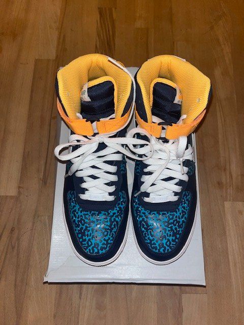 Nike Scarpe da uomo: Nike Air Force 1 High '07 – Nuovo (secondo la descrizione) da Flawil venduto da bridge28 1