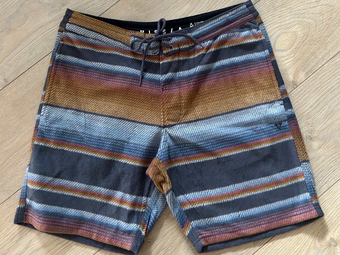 Pantaloni: VISSLA Shorts M – Usato da Domat/Ems venduto da Sanpan