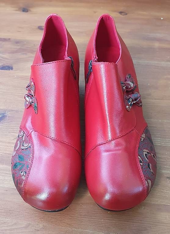 Scarpe da donna: Vintage Leder-Pumps Rot Gr.38 VHB!  – Usato da Suhr venduto da Aristopha 1