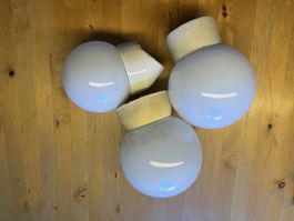 3 Kugel Leuchte. weiss Glas Durchmesser 15cm gebraucht