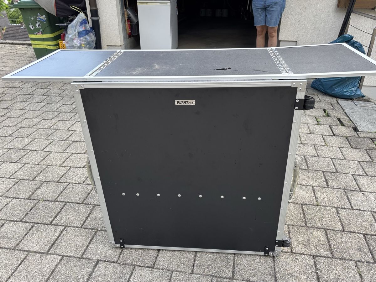 Allestimento di negozi e stand fieristici: Klapp-Bar DJ-Pult mit Rollen, professionelle Case Bar  – Usato da Hellikon venduto da Chregu1977 1